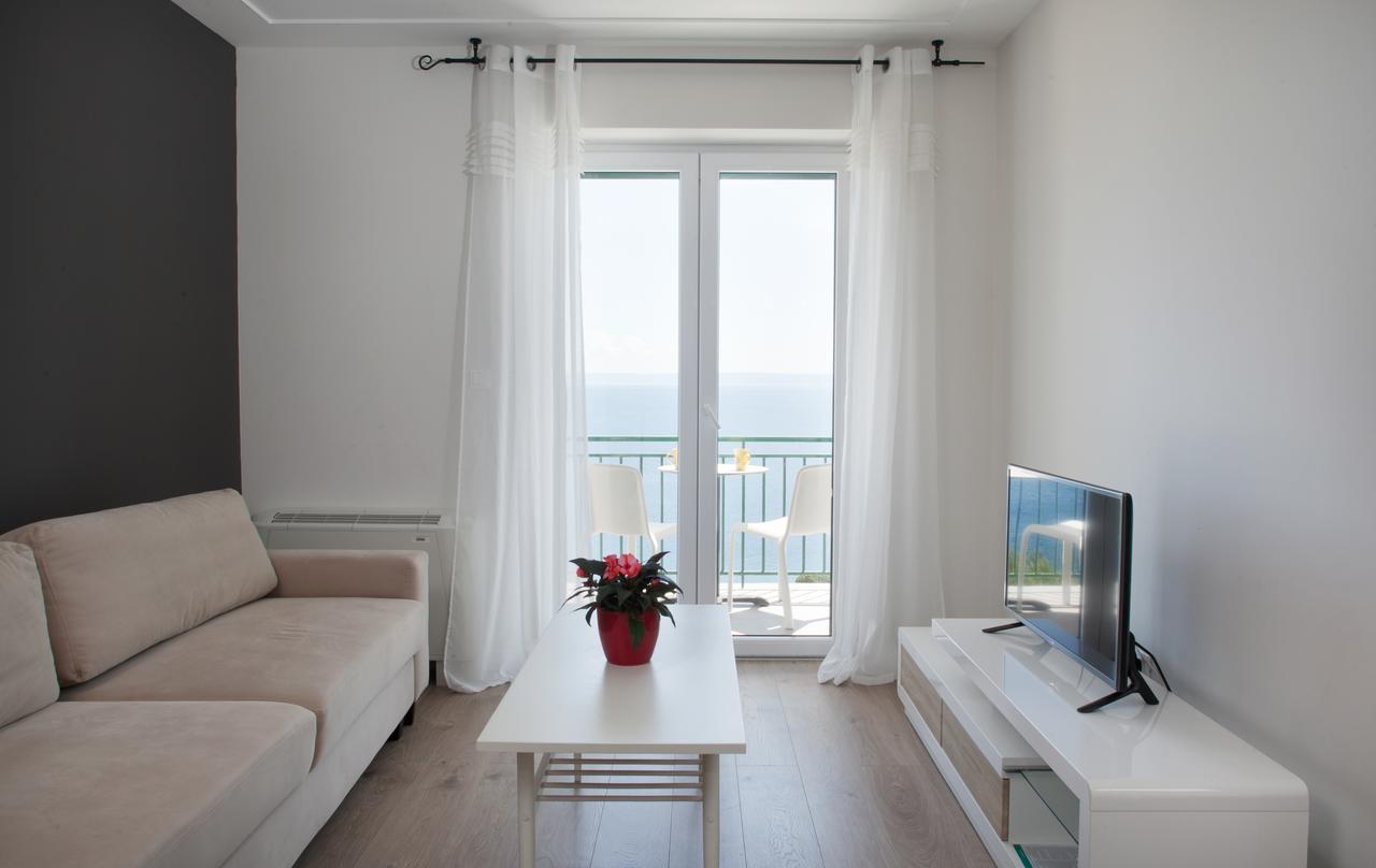 Apartments Juric Brela Exterior photo