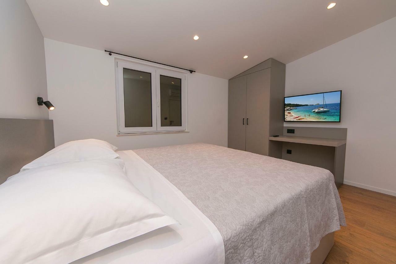 Apartments Juric Brela Exterior photo
