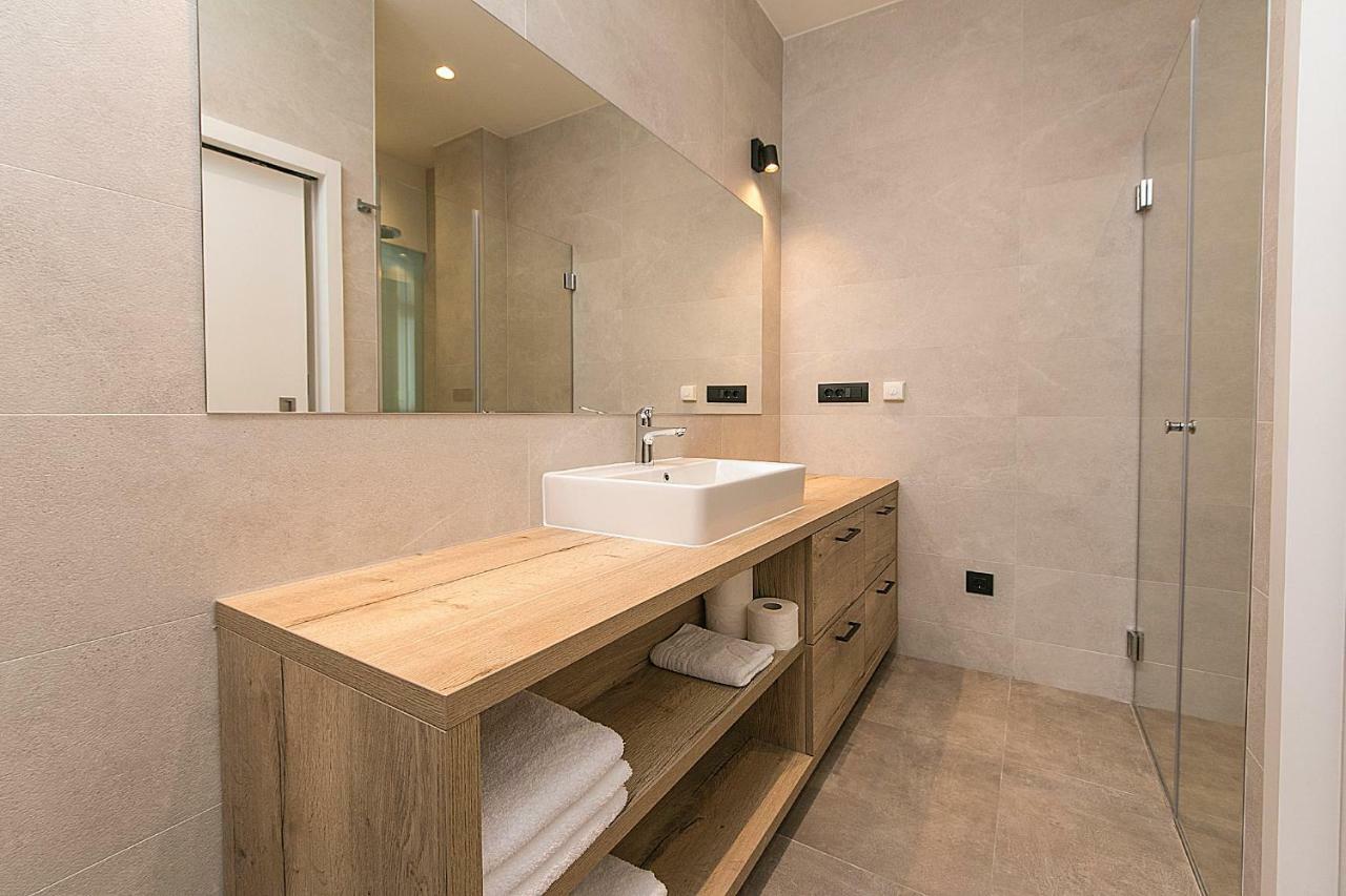 Apartments Juric Brela Exterior photo