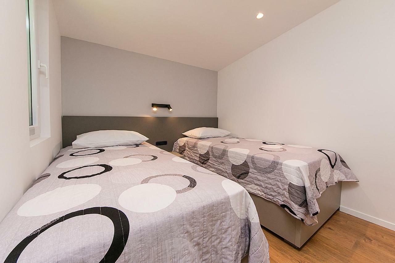Apartments Juric Brela Exterior photo